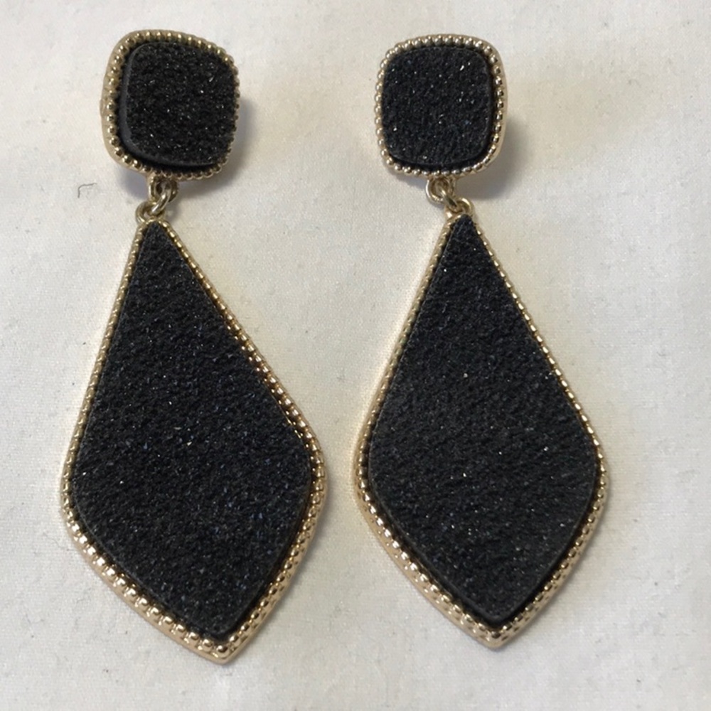 Sugar fix dangling earrings/ gold tone/ black